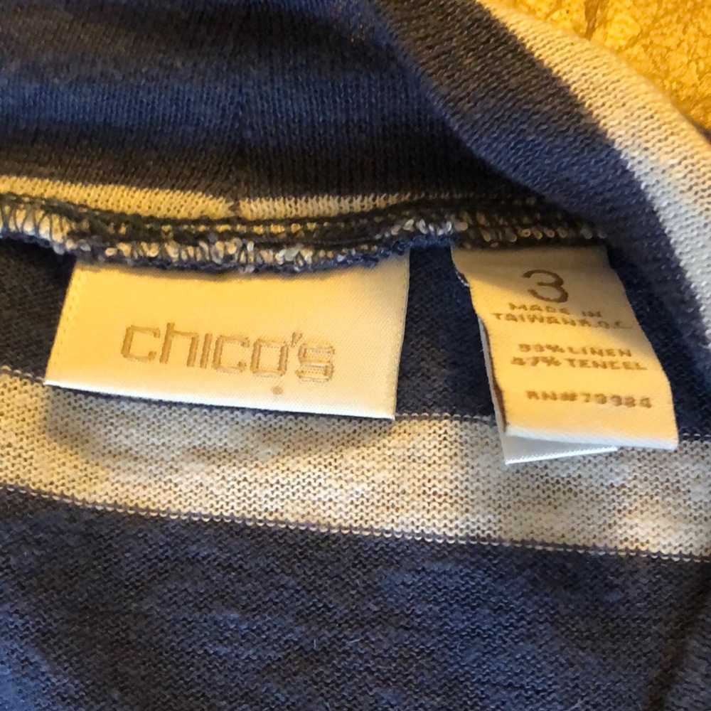 Chicos size 3 cardigan short sleeve sweater. - Picture 4 of 4